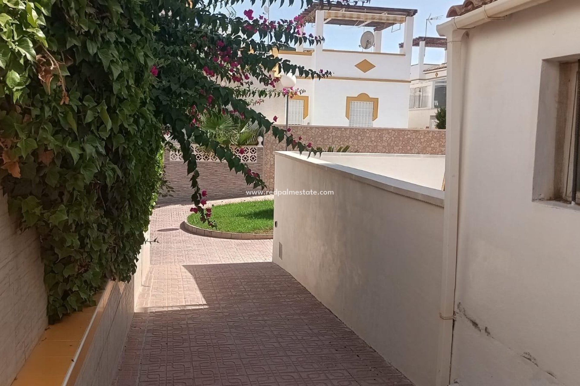 Resale - Bungalow -
Torrevieja - Los altos