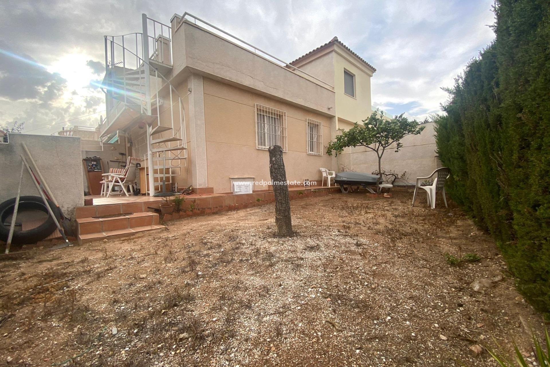 Resale - Bungalow -
Torrevieja - Los altos