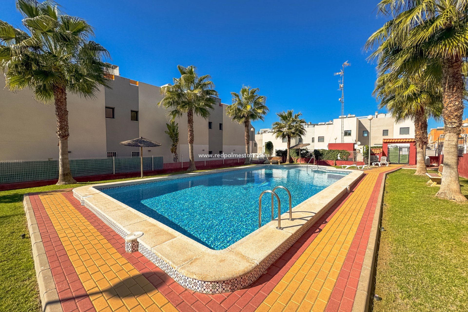 Resale - Bungalow -
Torrevieja - Los Altos