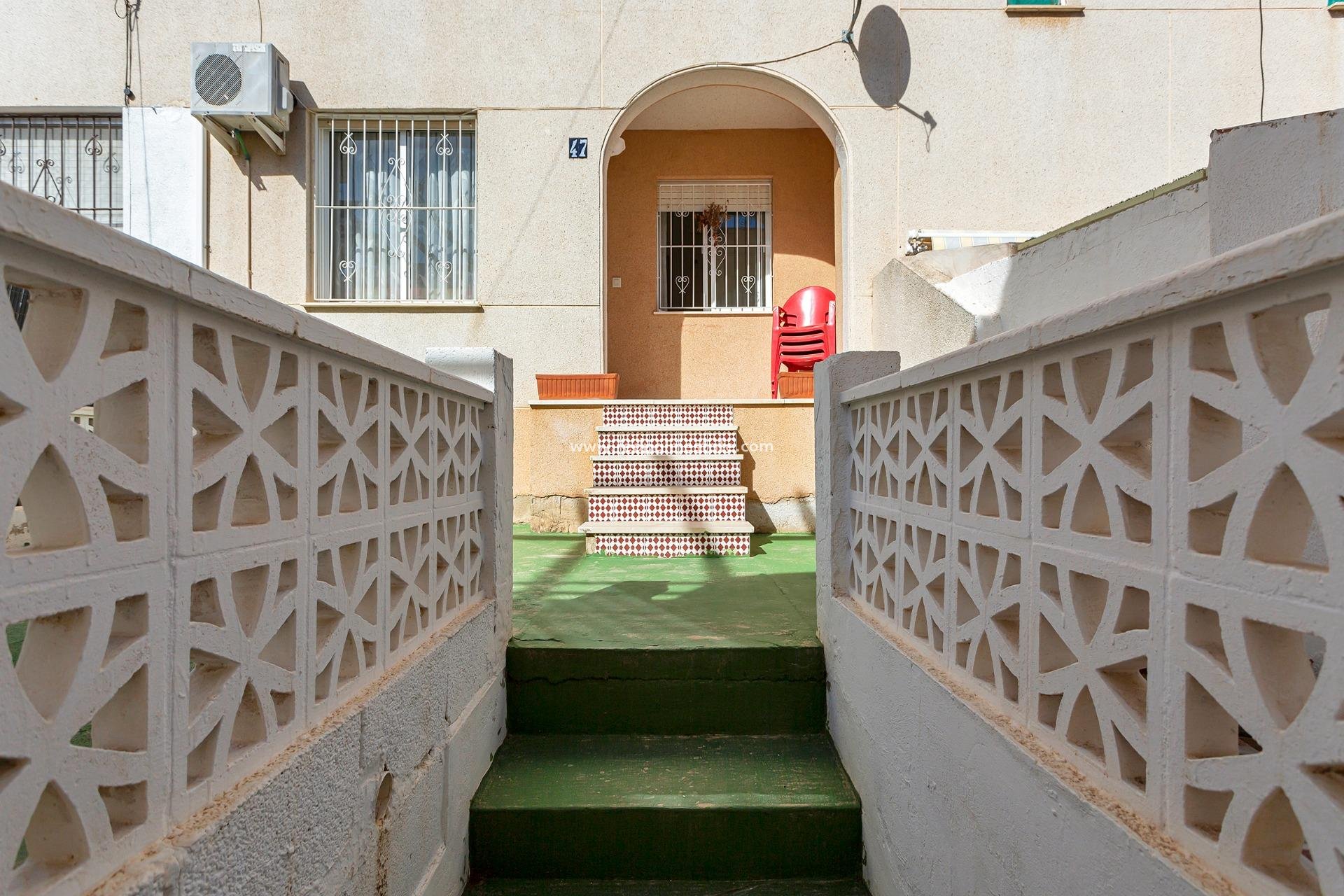 Resale - Bungalow -
Torrevieja - Los Balcones - Los Altos del Edén