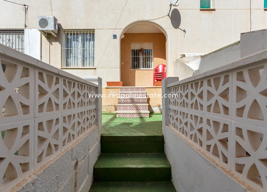 Resale - Bungalow -
Torrevieja - Los Balcones - Los Altos del Edén