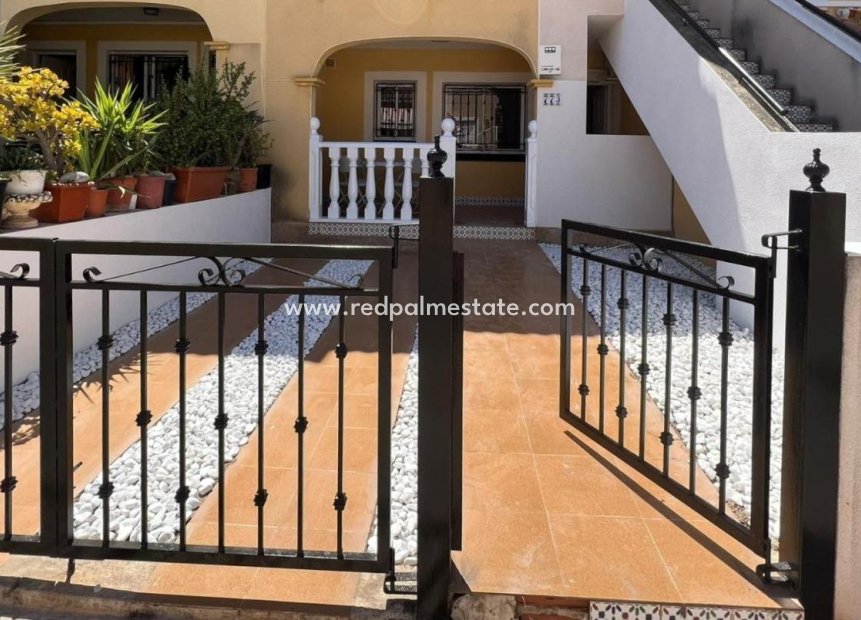 Resale - Bungalow -
Torrevieja - Los balcones