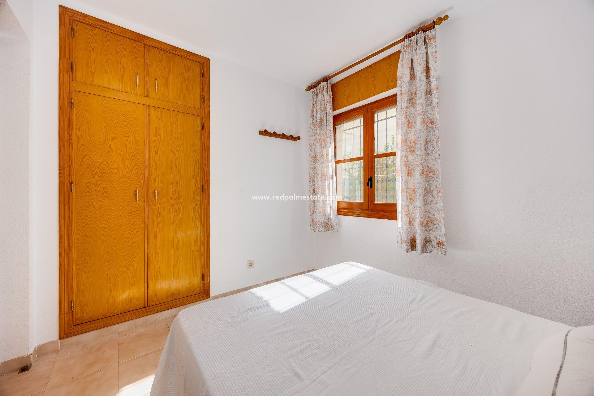 Resale - Bungalow -
Torrevieja - Los balcones