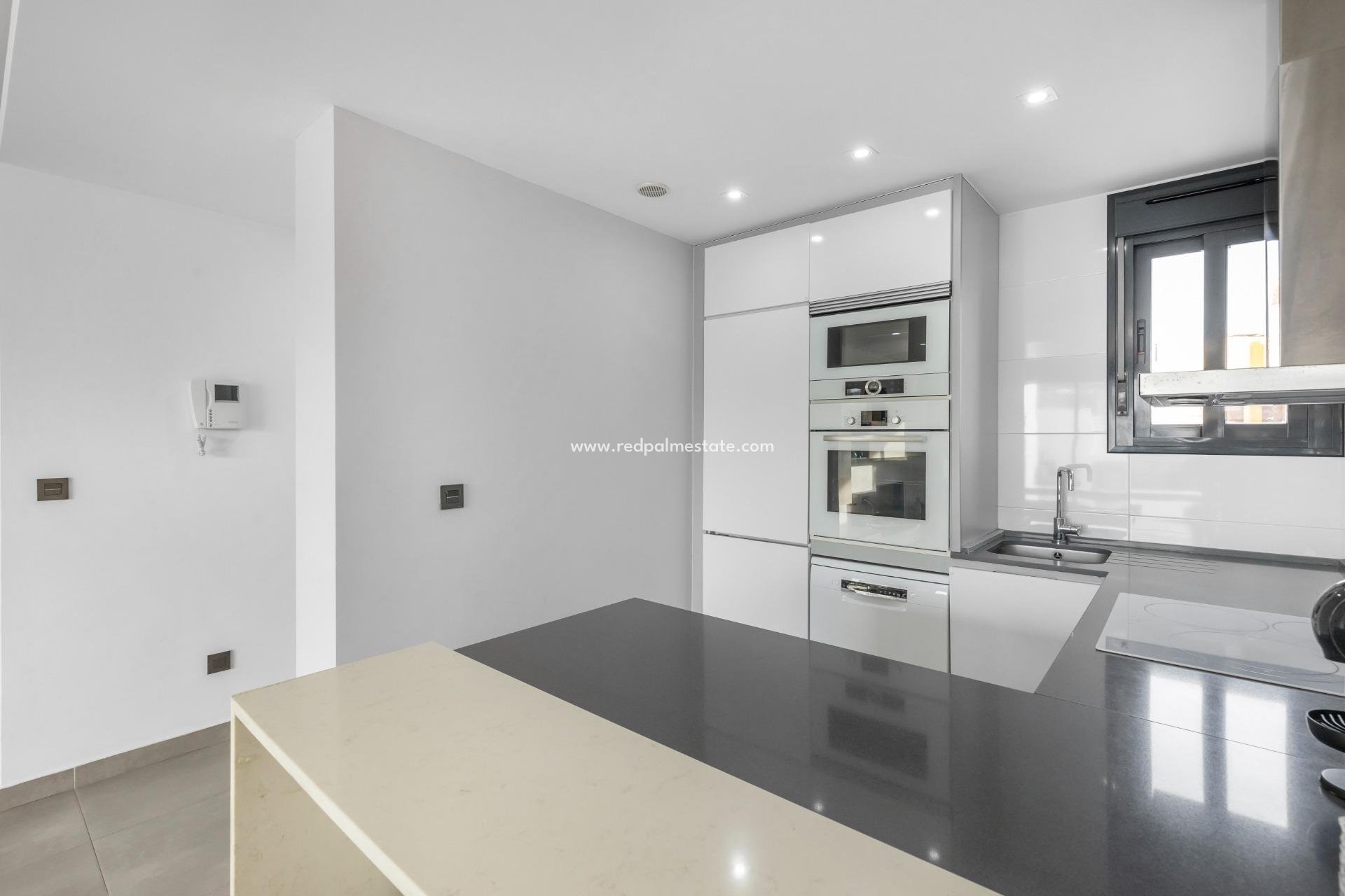 Resale - Bungalow -
Torrevieja - Los balcones