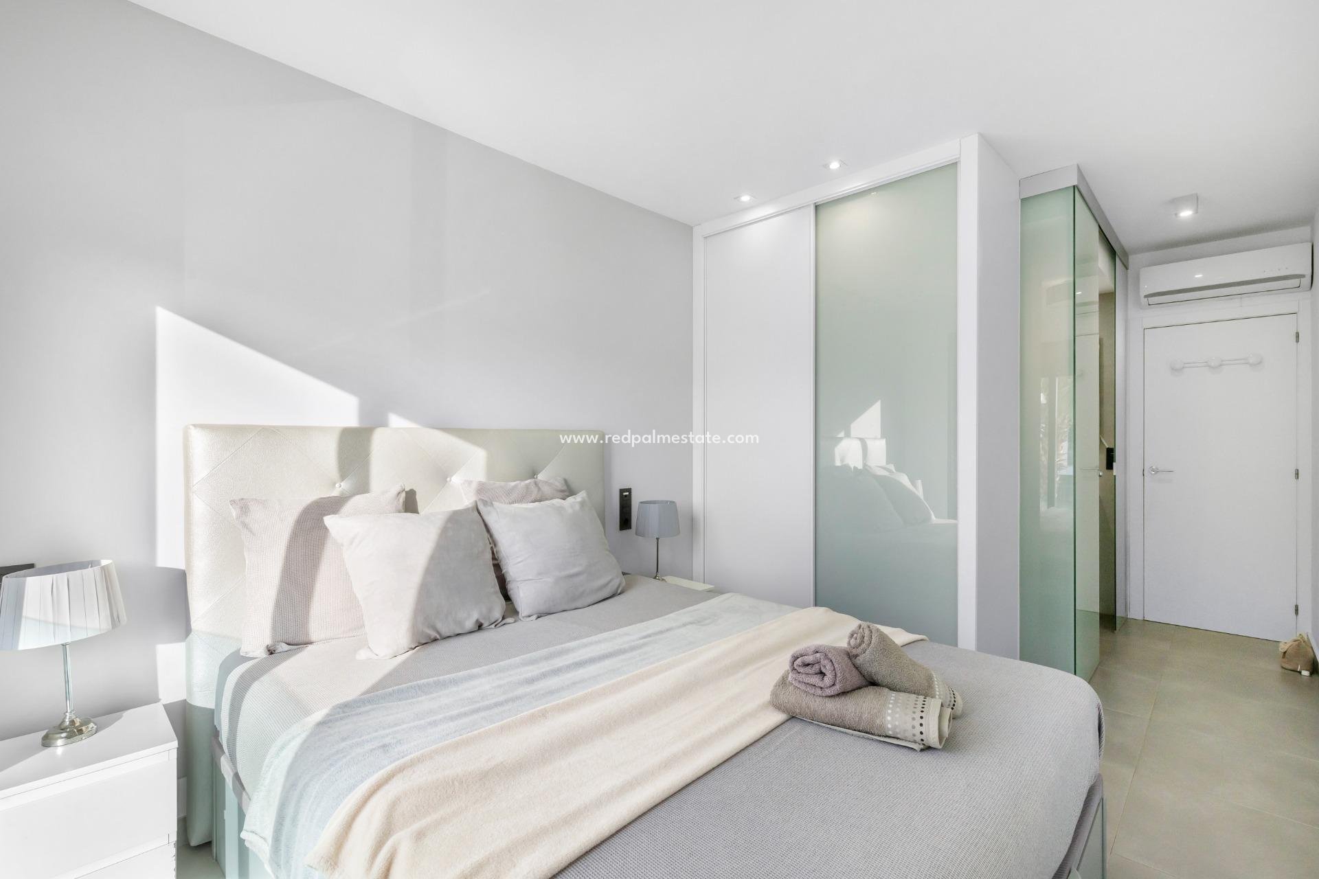 Resale - Bungalow -
Torrevieja - Los balcones