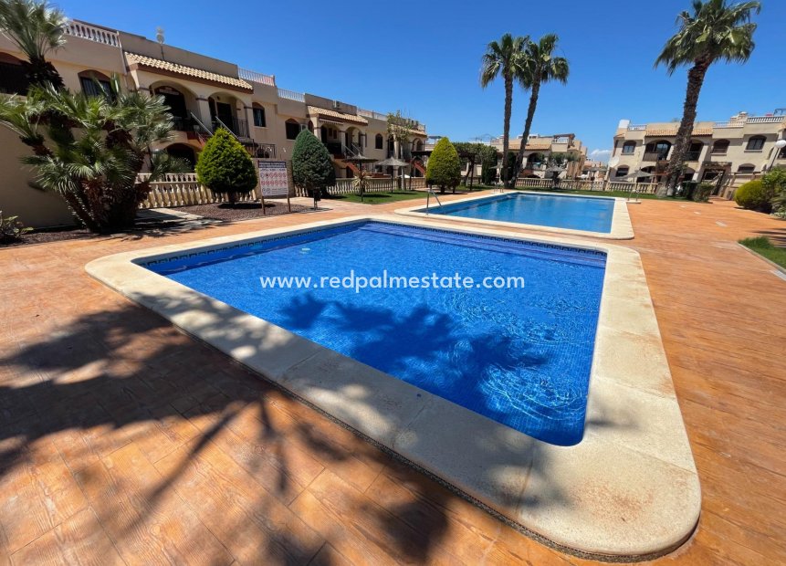 Resale - Bungalow -
Torrevieja - Nueva Torrevieja - Aguas Nuevas