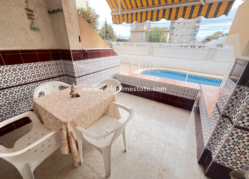 Resale - Bungalow -
Torrevieja - Nueva Torrevieja - Aguas Nuevas