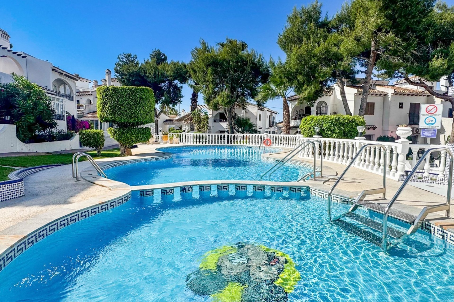 Resale - Bungalow -
Torrevieja - Nueva Torrevieja - Aguas Nuevas