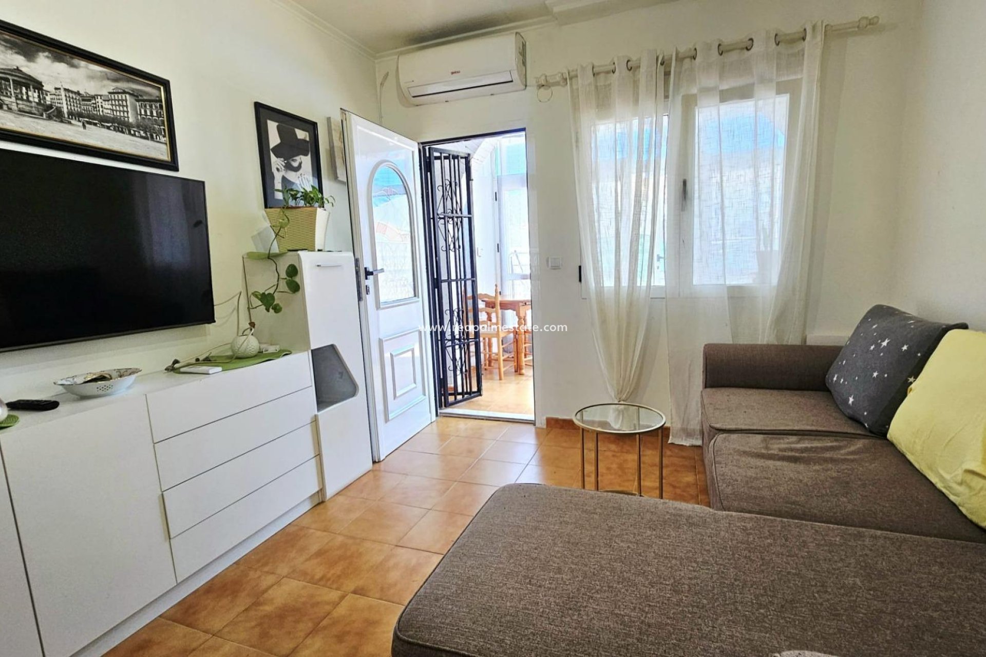 Resale - Bungalow -
Torrevieja - Nueva Torrevieja - Aguas Nuevas