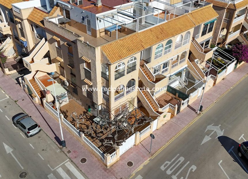 Resale - Bungalow -
Torrevieja - PLAYA DE LA MATA