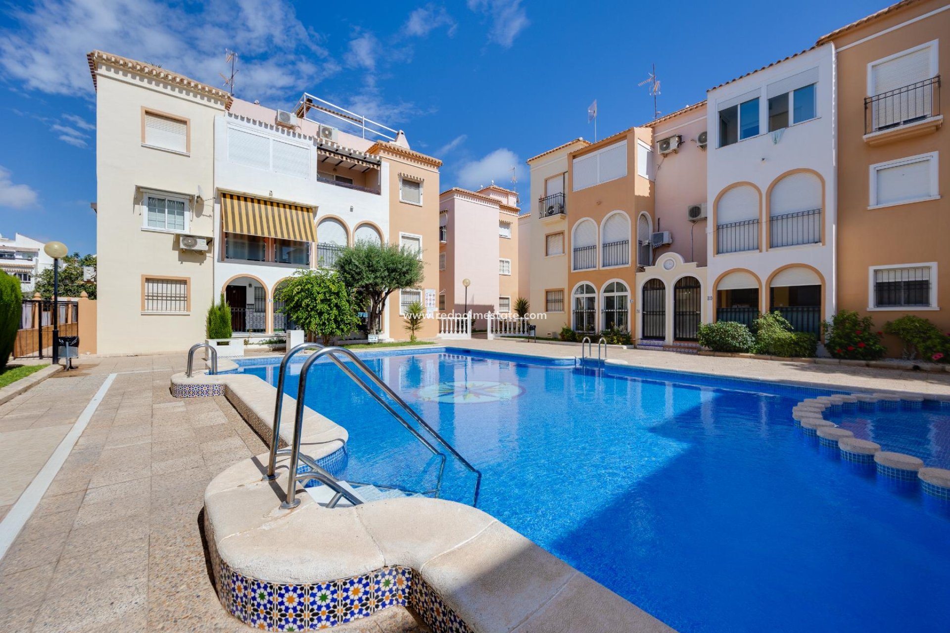 Resale - Bungalow -
Torrevieja - Playa de los Naufragos