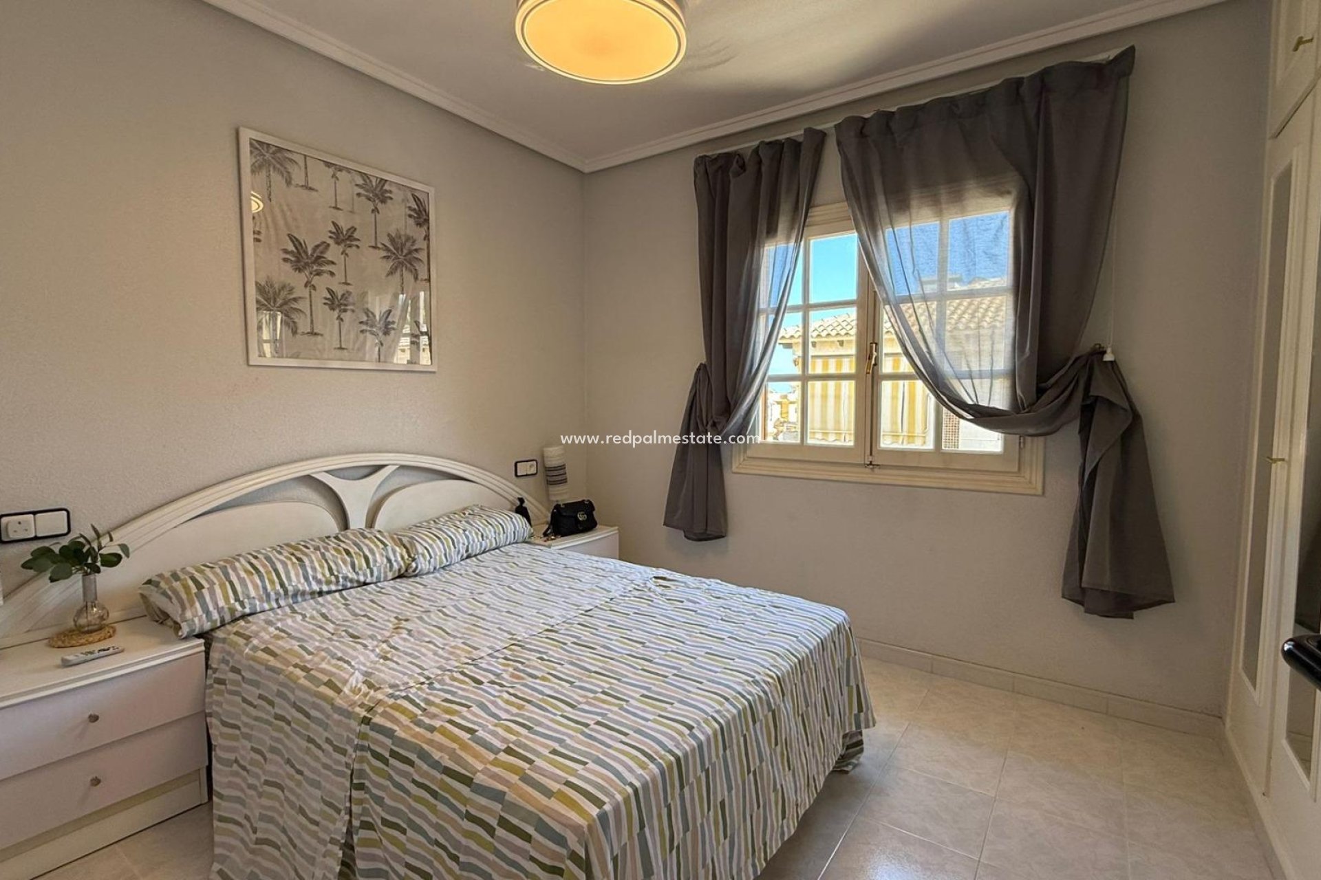 Resale - Bungalow -
Torrevieja - Punta prima
