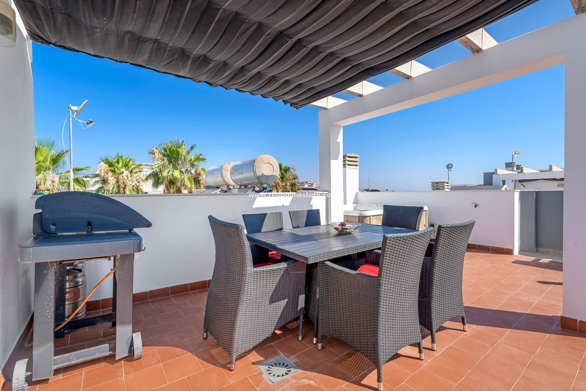 Resale - Bungalow -
Torrevieja - Punta prima