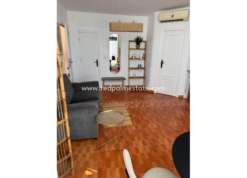 Resale - Bungalow -
Torrevieja - Punta prima