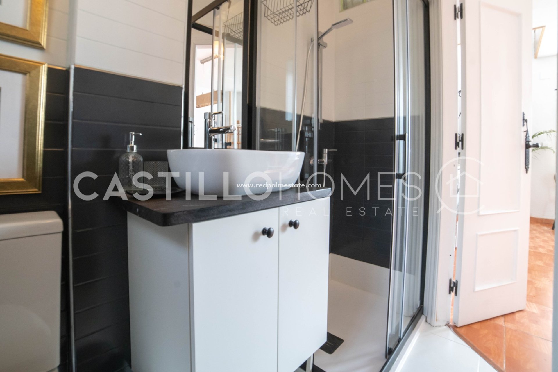 Resale - Bungalow -
Torrevieja - Punta prima