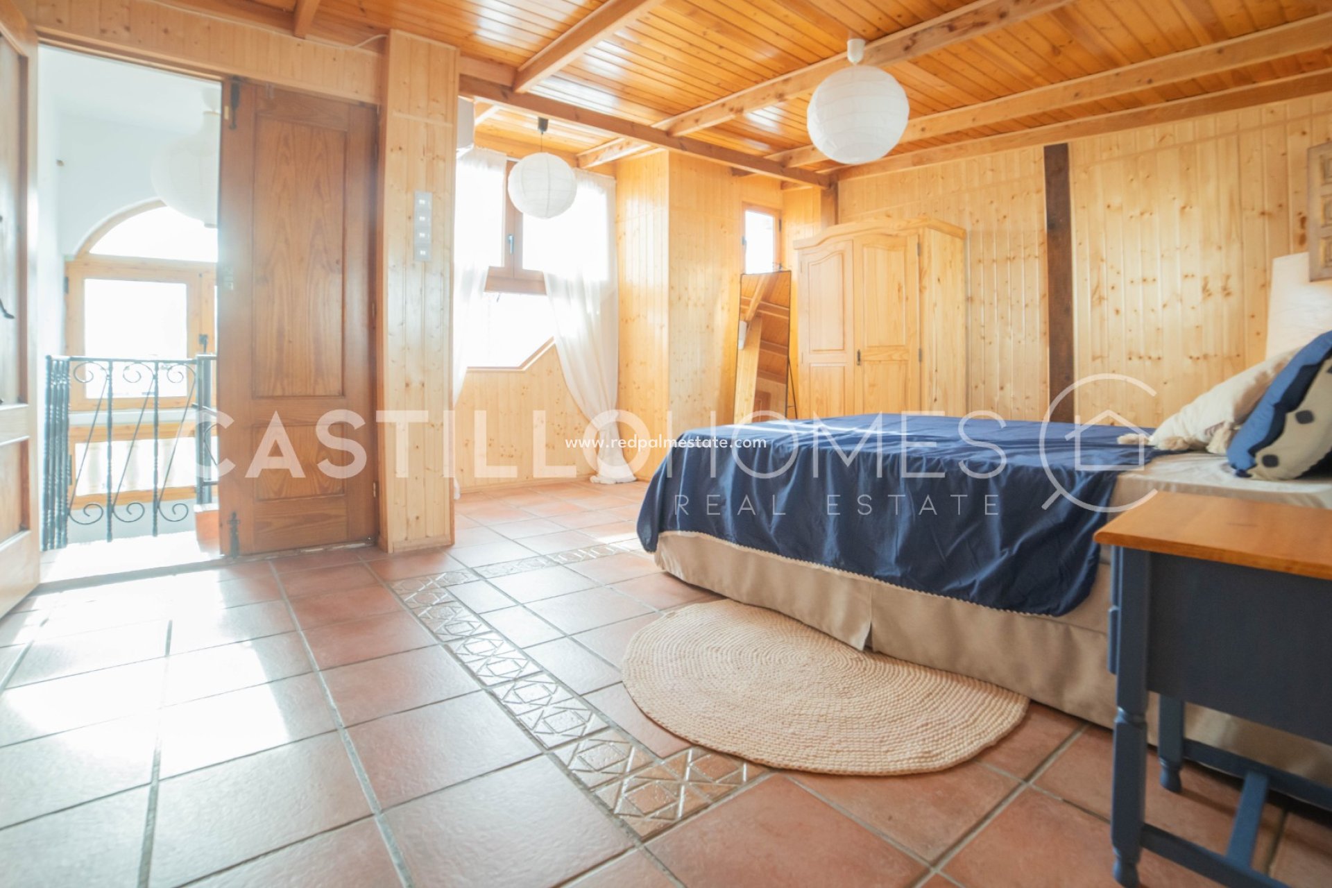 Resale - Bungalow -
Torrevieja - Punta prima