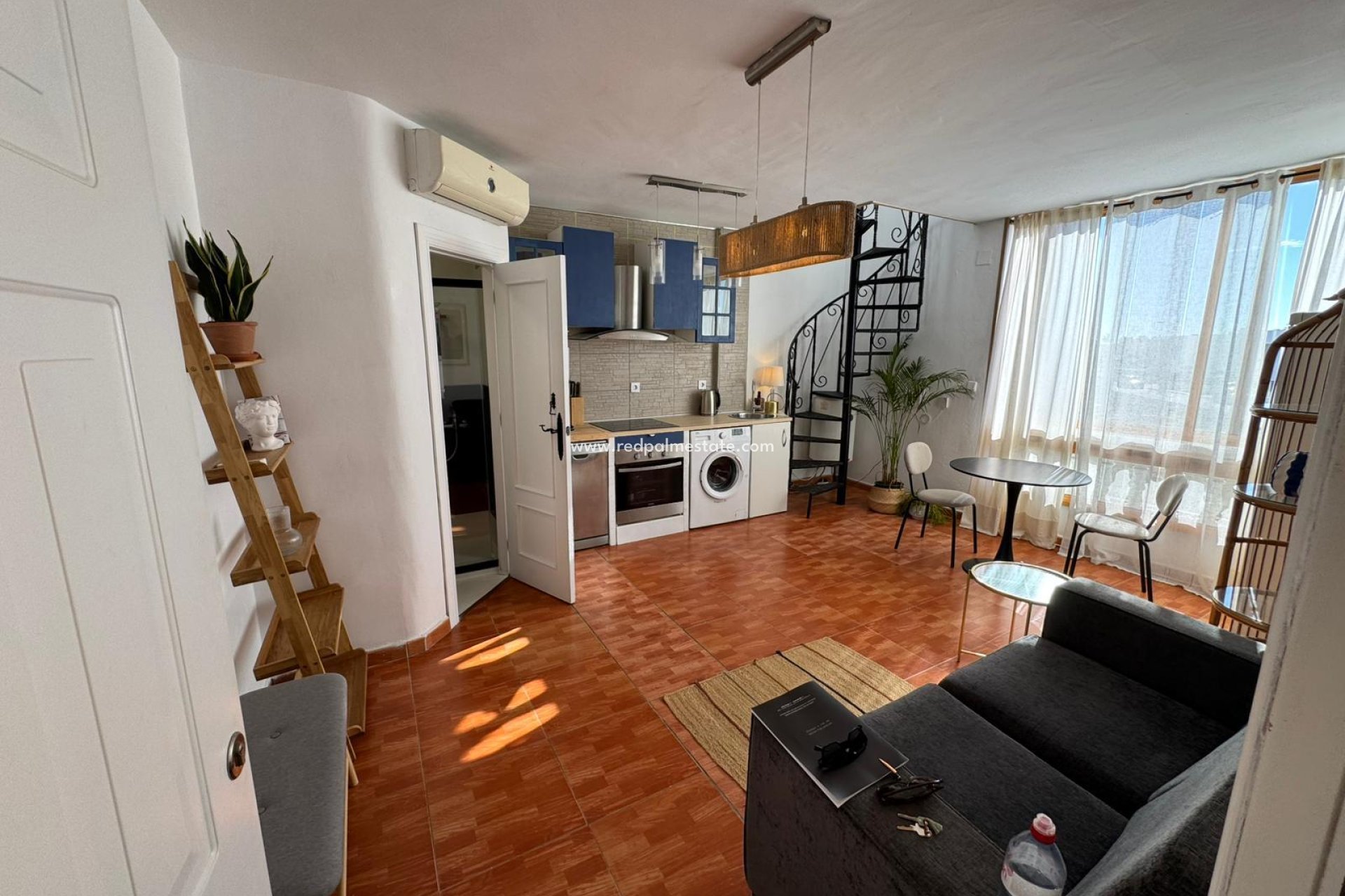 Resale - Bungalow -
Torrevieja - Punta prima