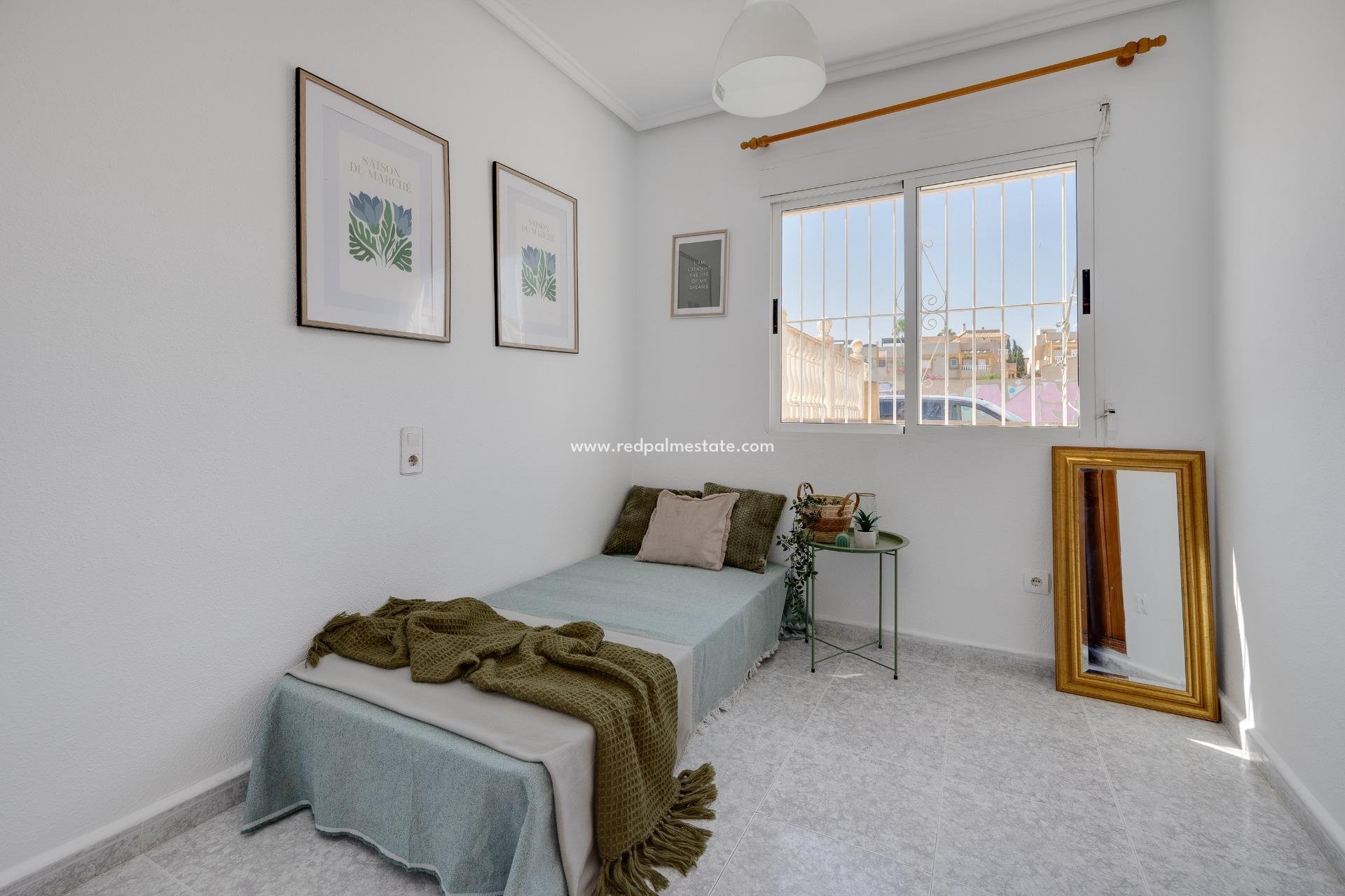 Resale - Bungalow -
Torrevieja - Rosaleda-los frutales