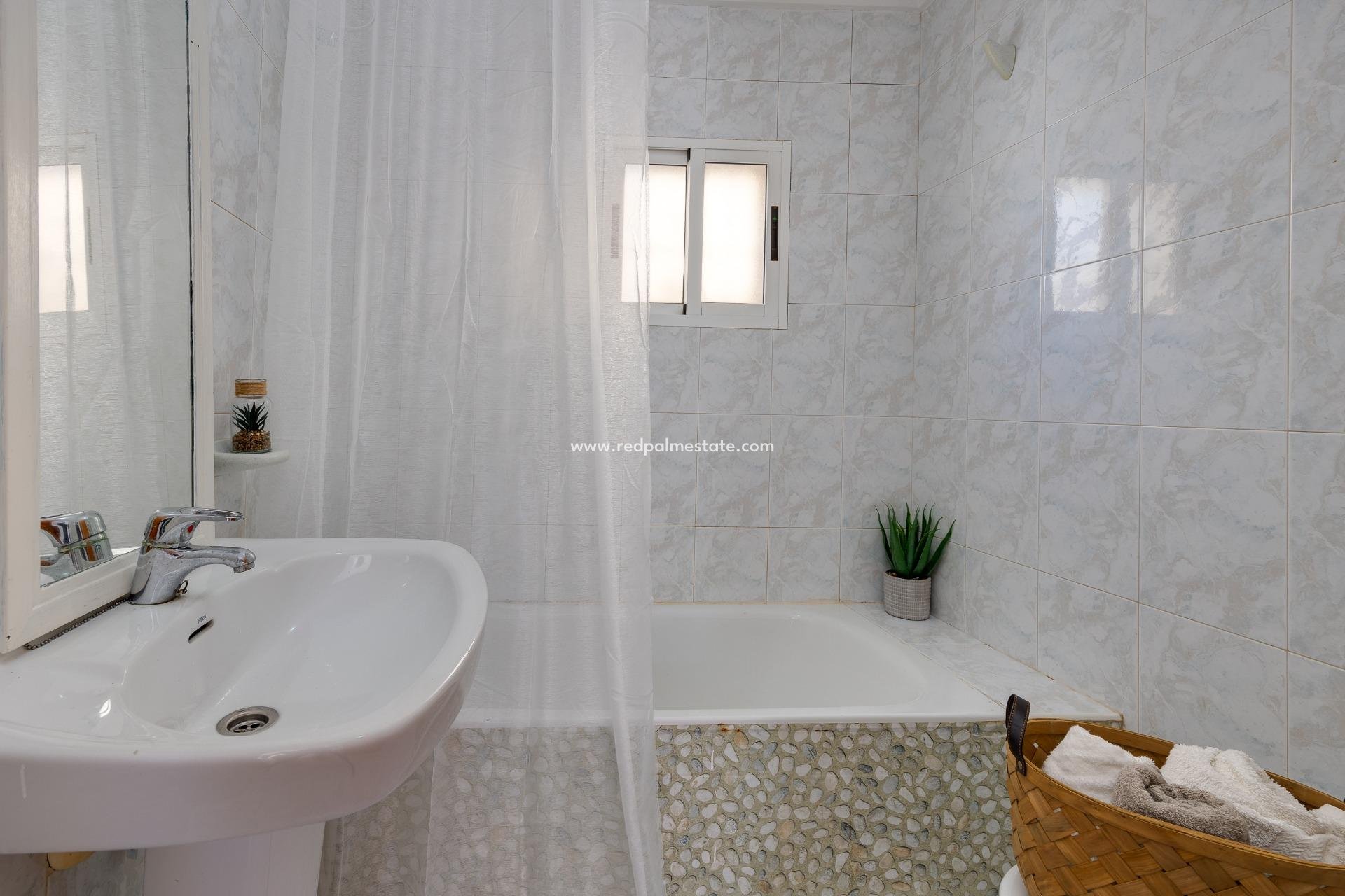 Resale - Bungalow -
Torrevieja - Rosaleda-los frutales