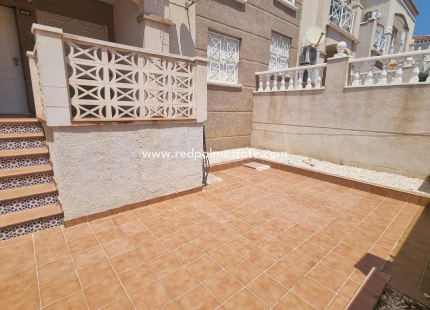 Resale - Bungalow -
Torrevieja - Torreblanca