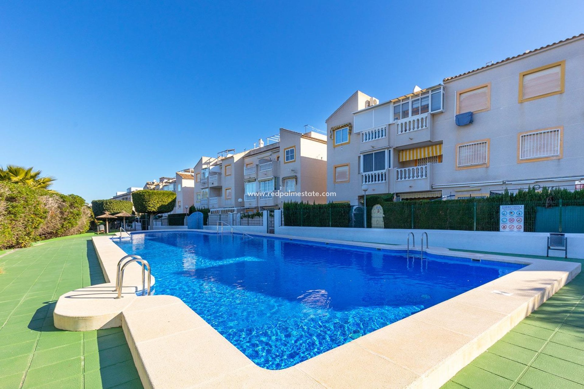 Resale - Bungalow -
Torrevieja - Torreblanca