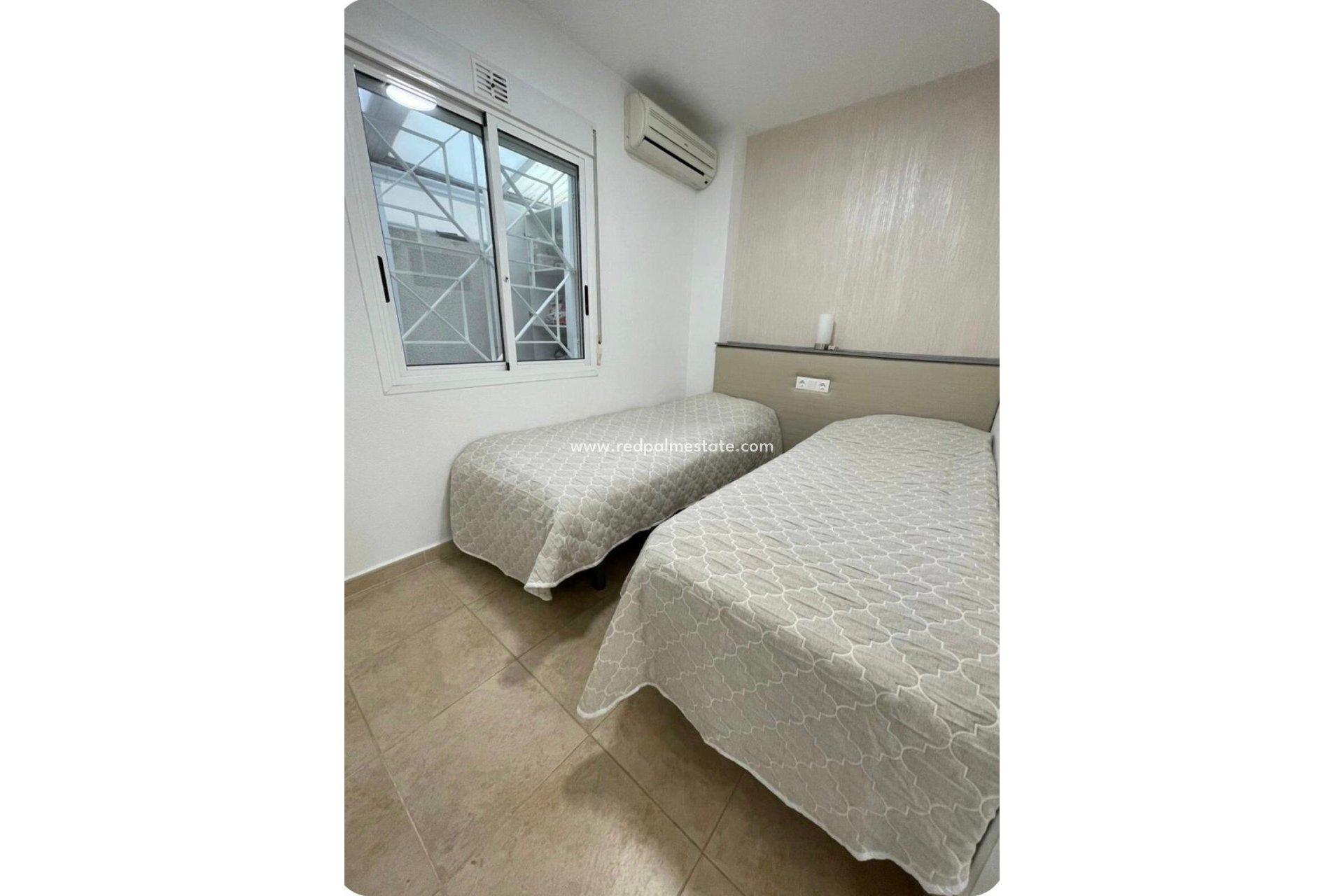 Resale - Bungalow -
Torrevieja - Torreblanca