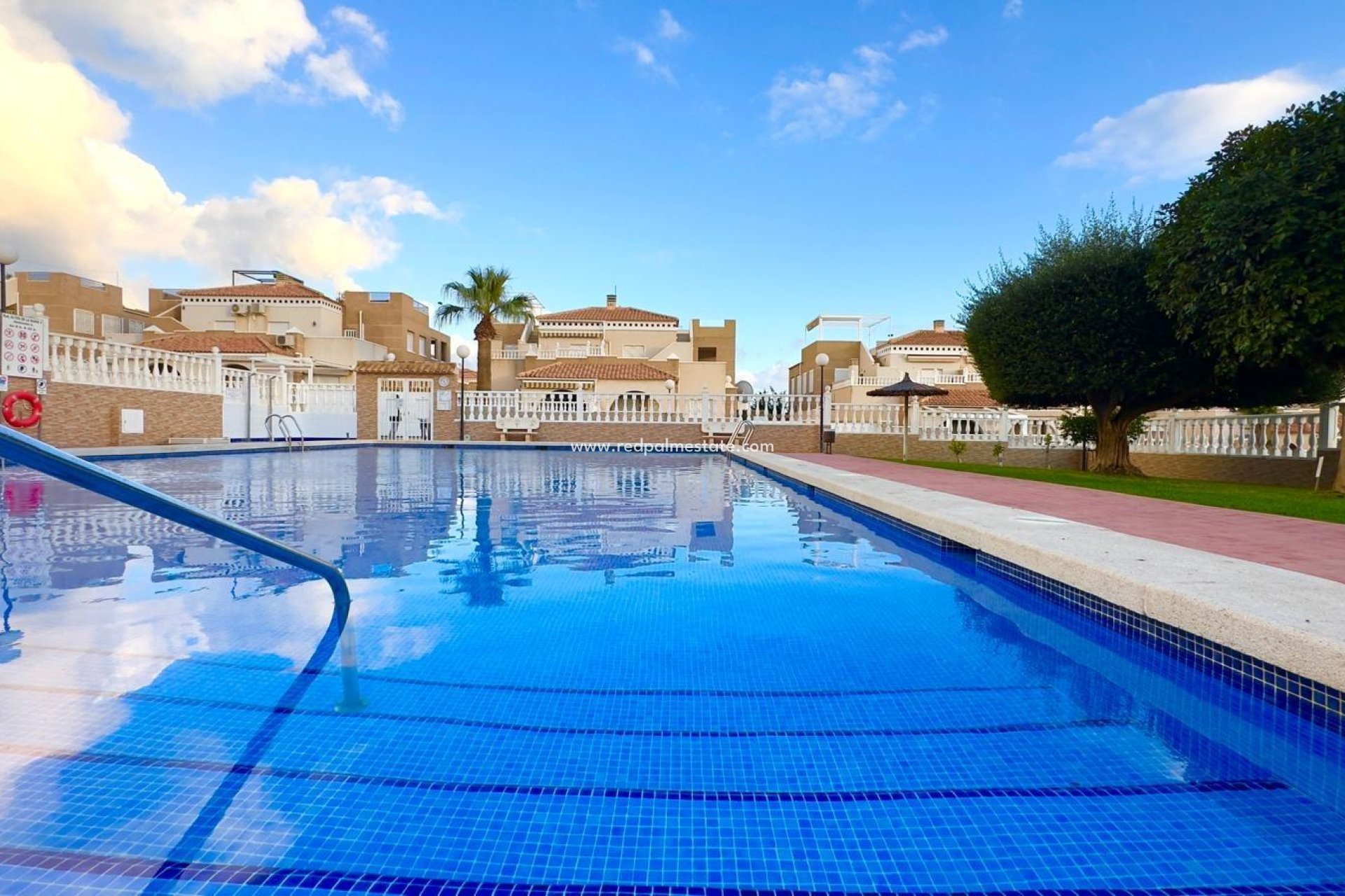 Resale - Bungalow -
Torrevieja - Torreblanca