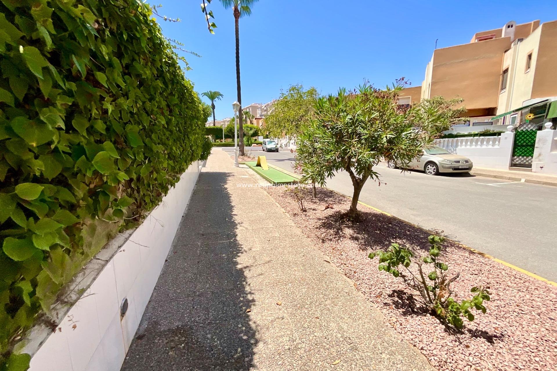 Resale - Bungalow -
Torrevieja - Torreblanca
