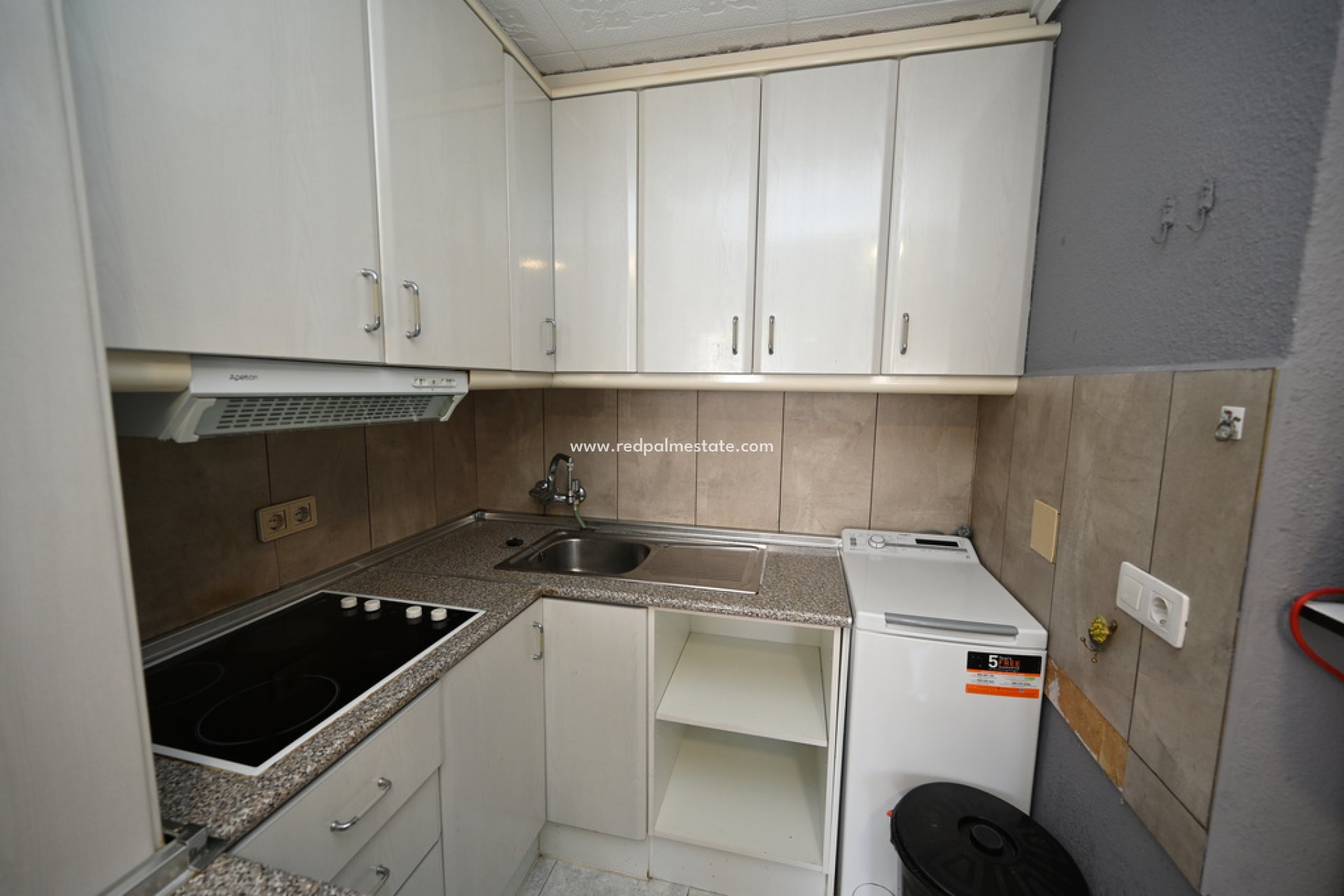 Resale - Bungalow -
Torrevieja