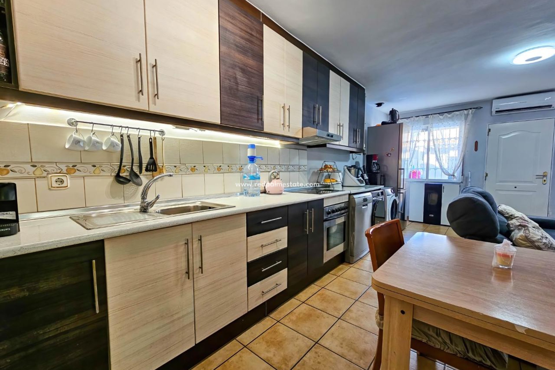 Resale - Bungalow -
Torrevieja