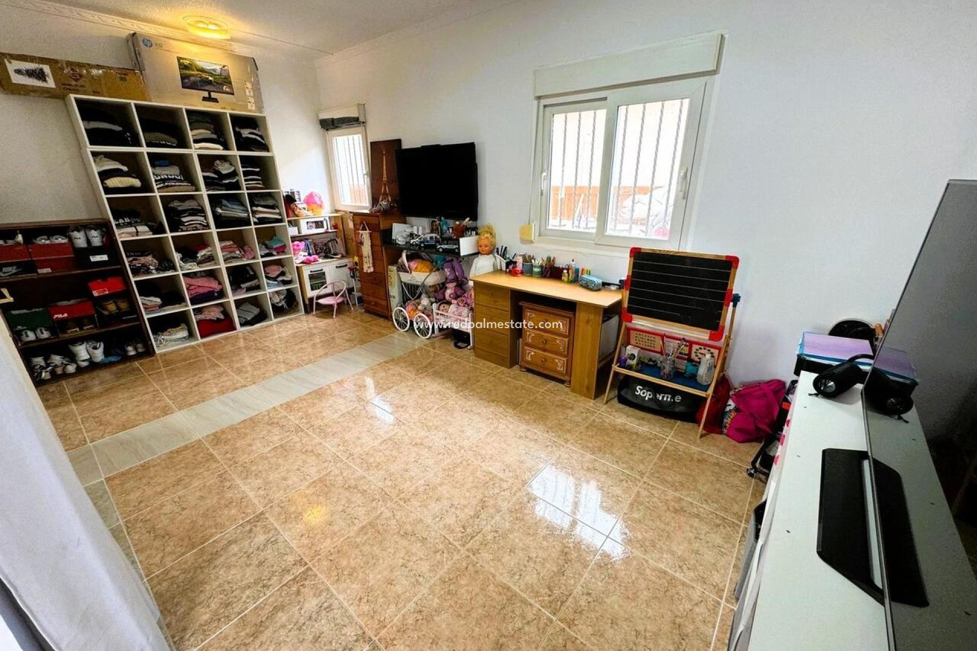 Resale - Bungalow -
Torrevieja