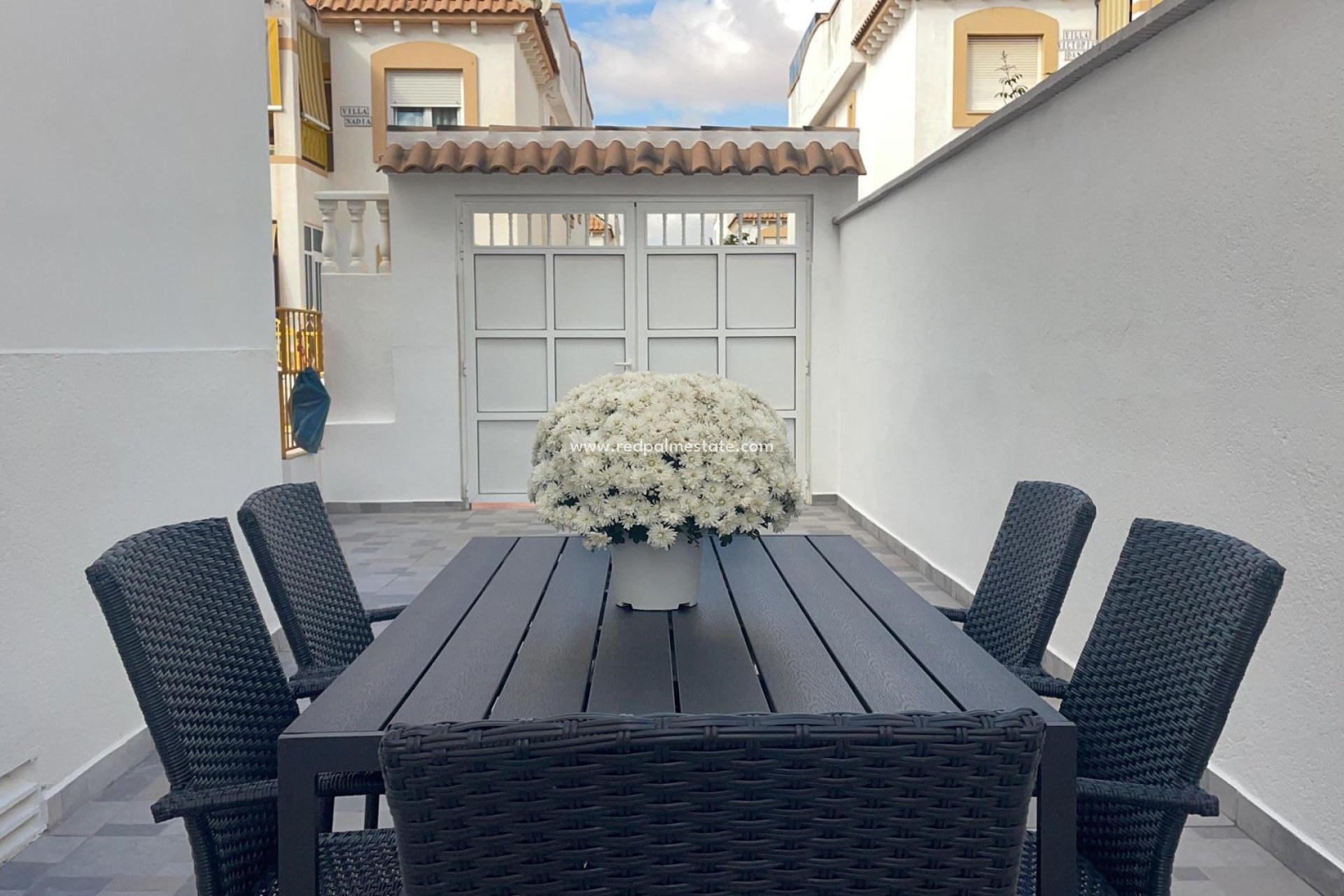 Resale - Bungalow -
Torrevieja