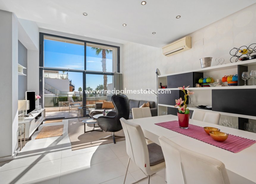 Resale - Bungalow -
Torrevieja