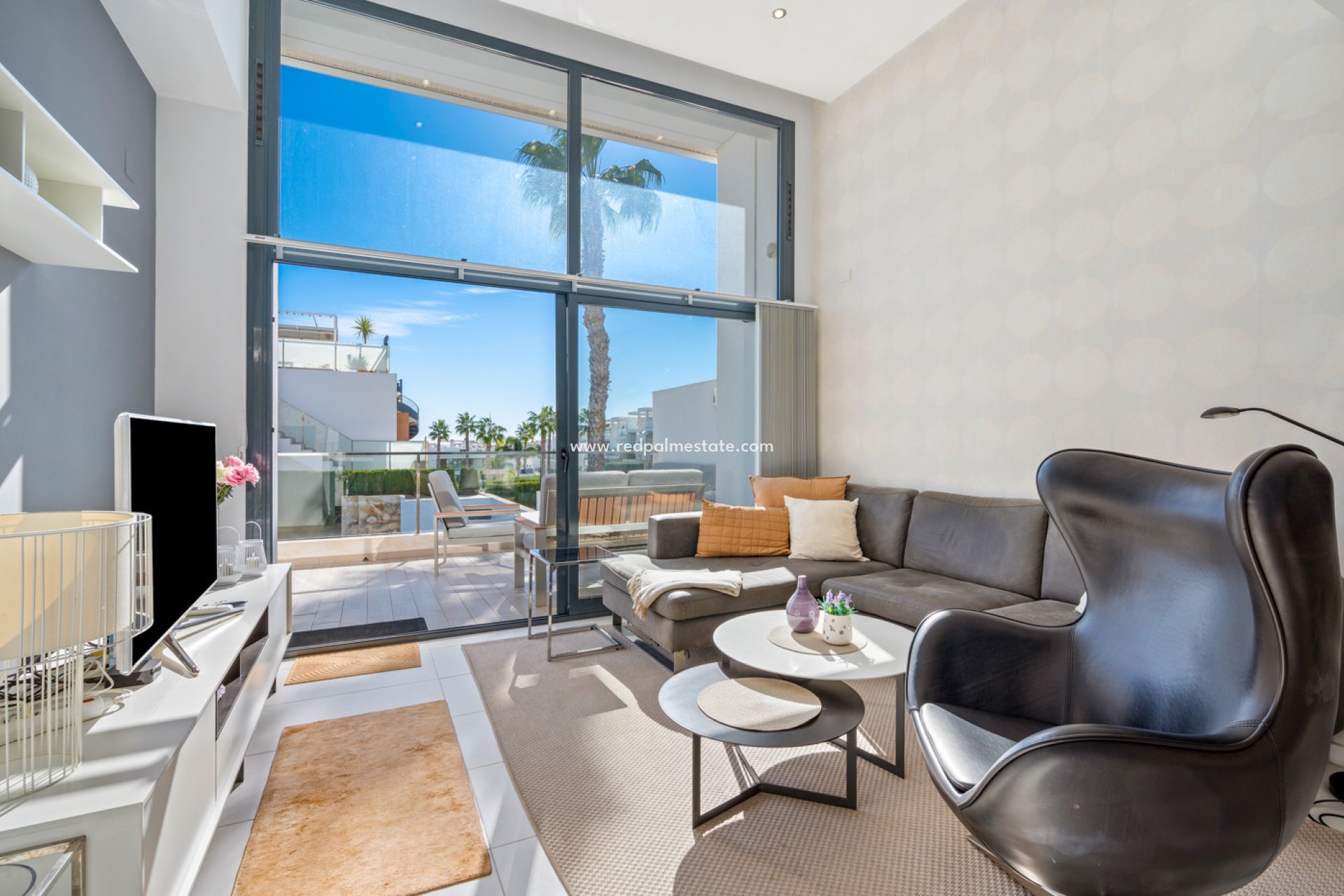 Resale - Bungalow -
Torrevieja