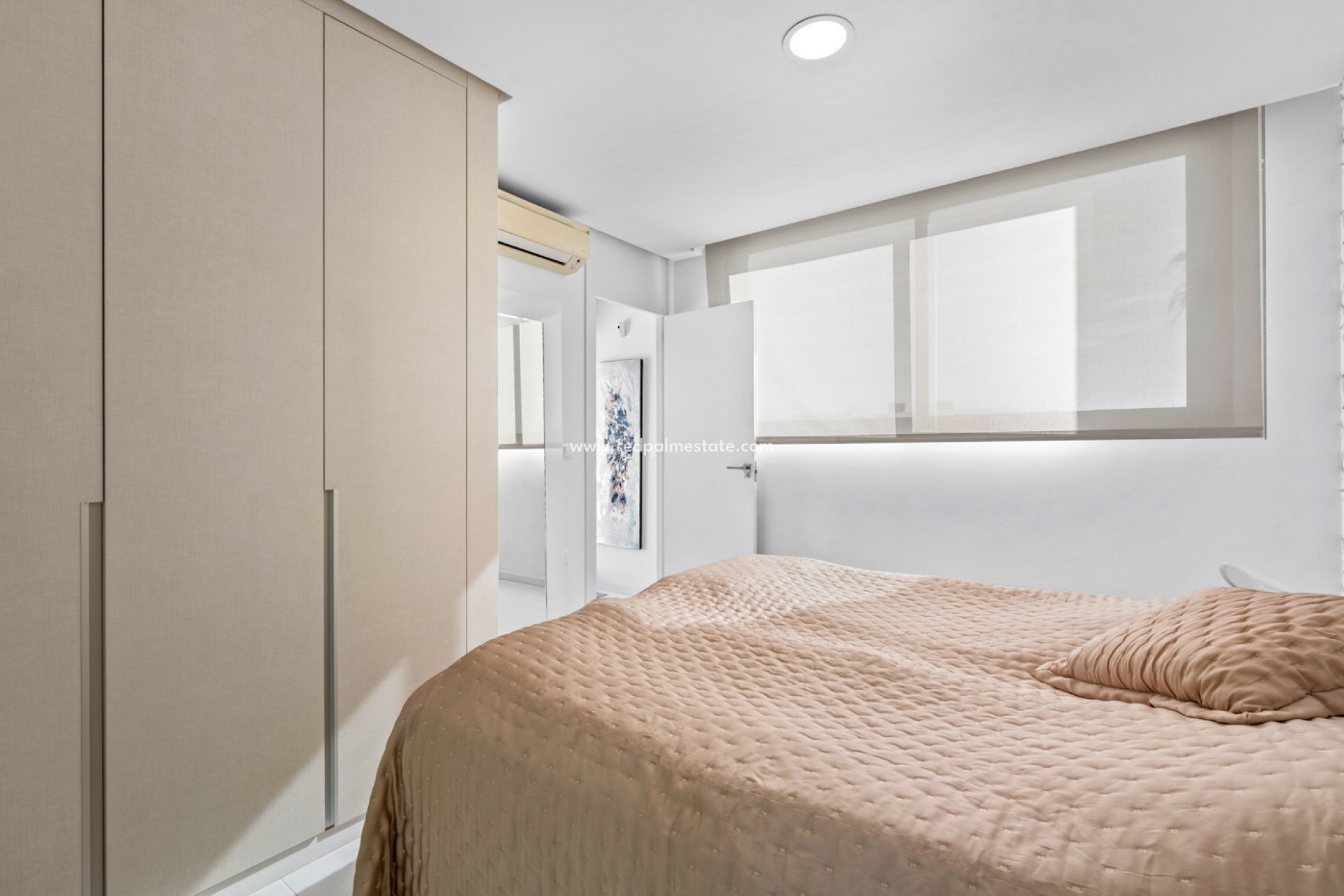 Resale - Bungalow -
Torrevieja