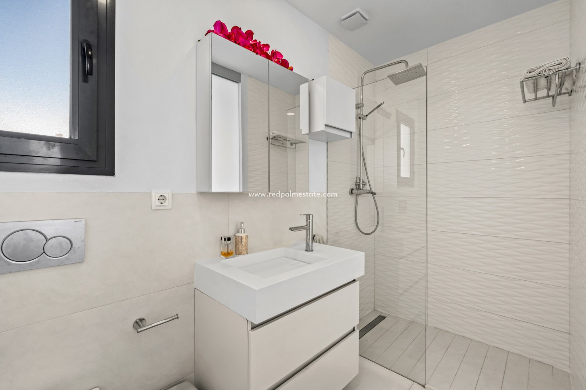 Resale - Bungalow -
Torrevieja