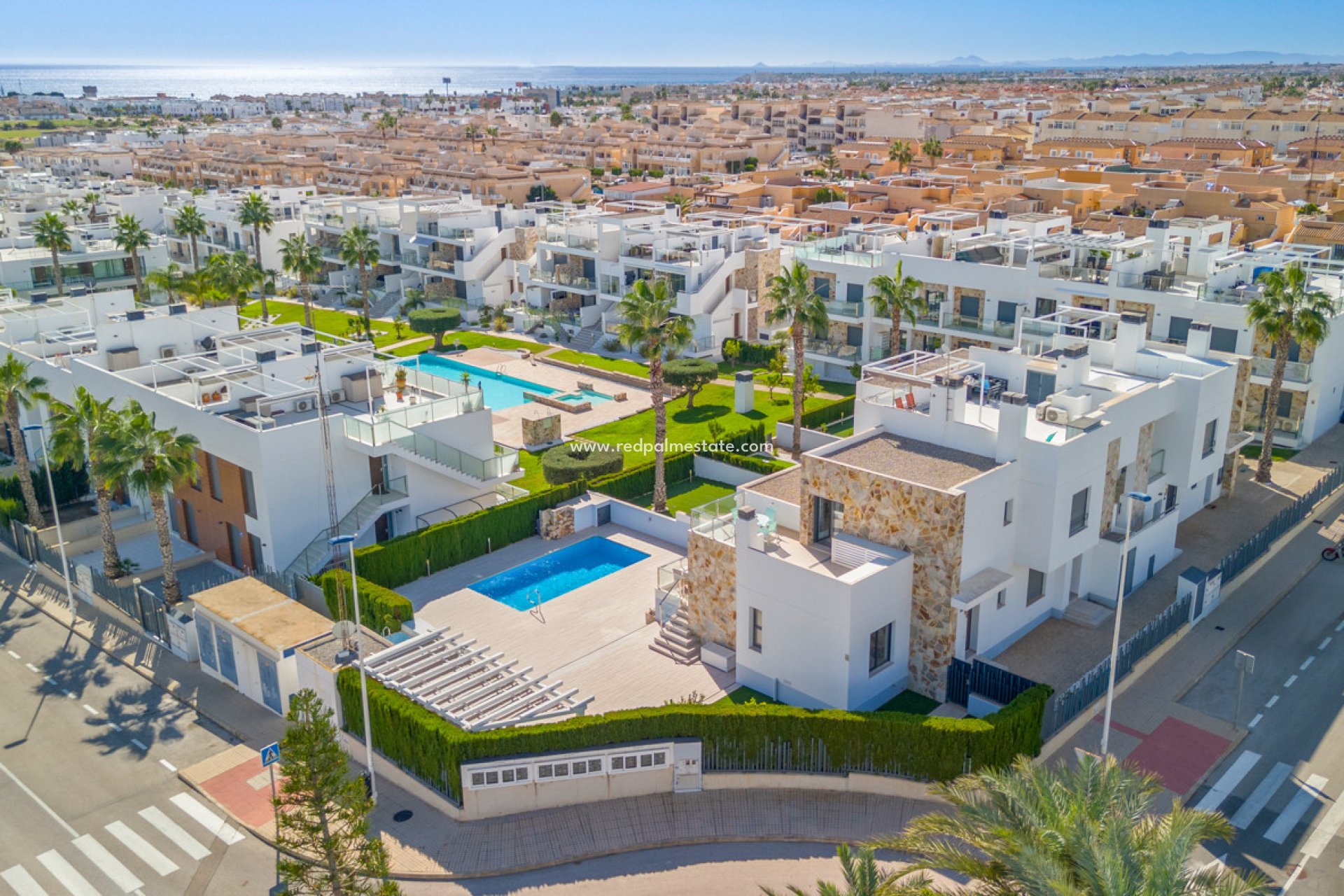 Resale - Bungalow -
Torrevieja