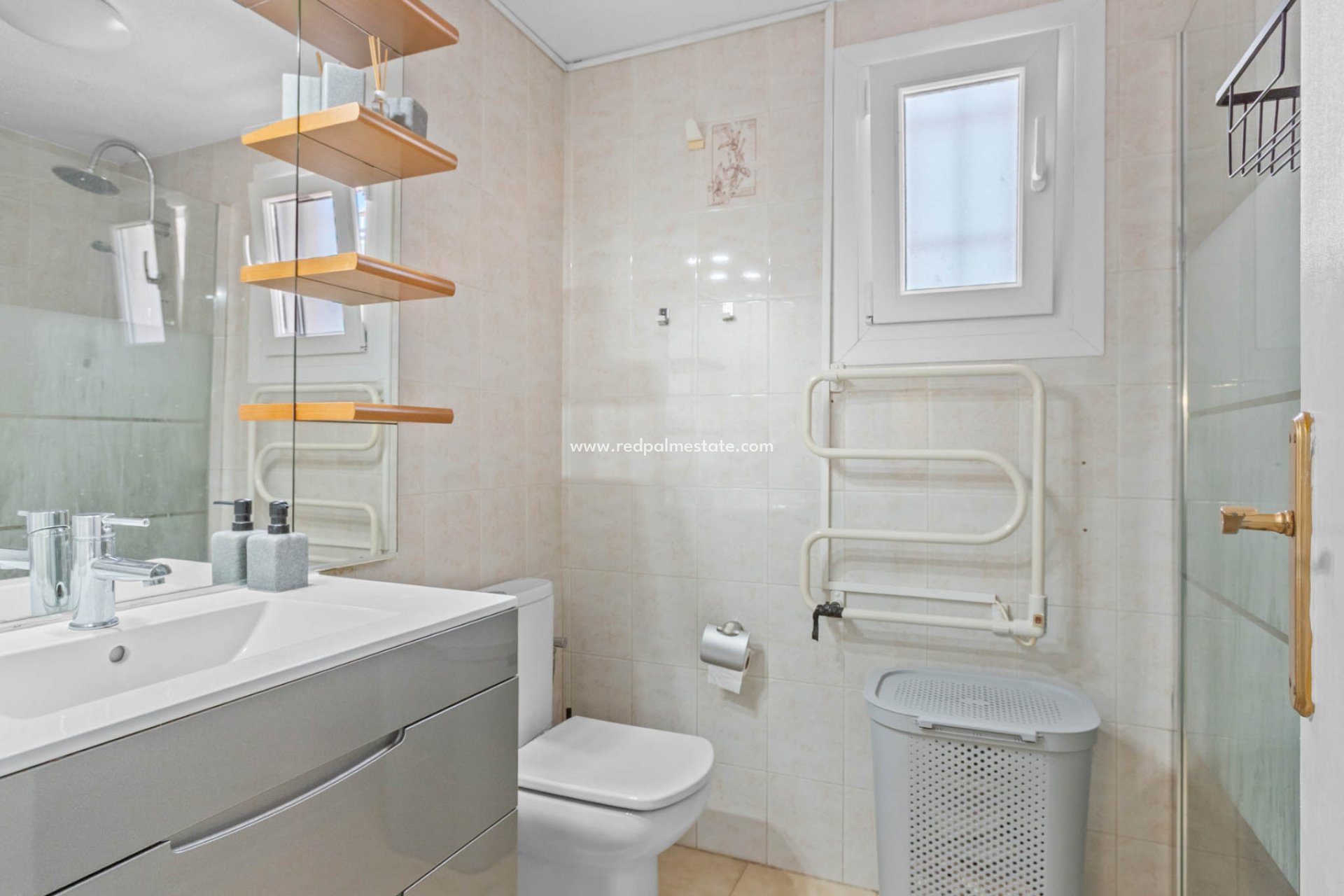 Resale - Bungalow -
Torrevieja