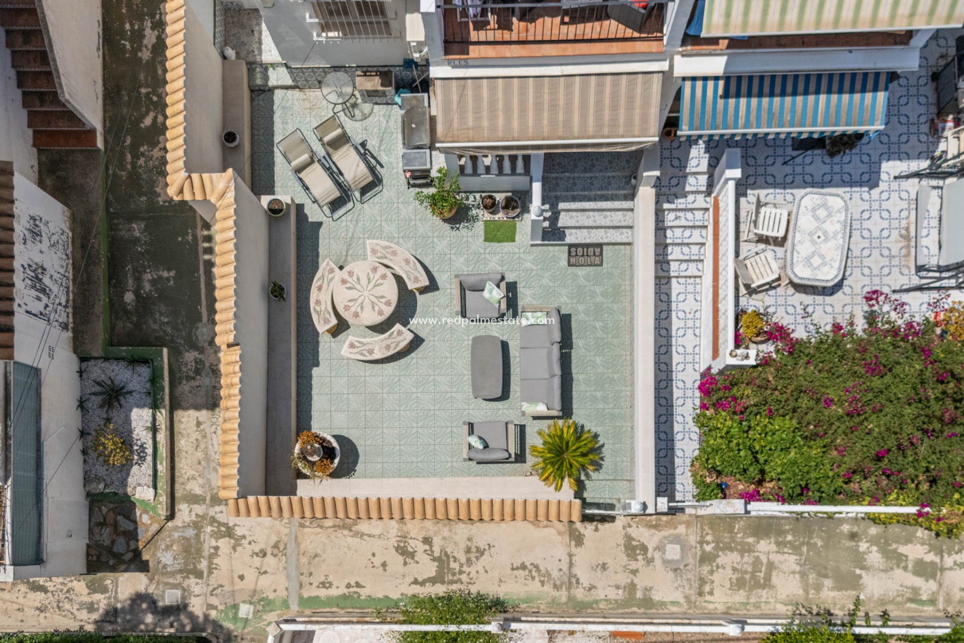 Resale - Bungalow -
Torrevieja