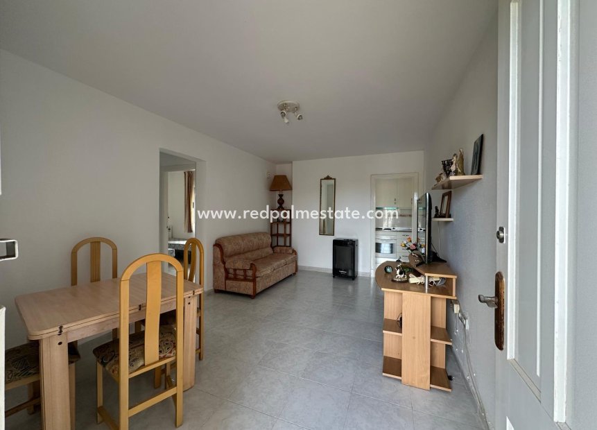 Resale - Bungalow -
Torrevieja