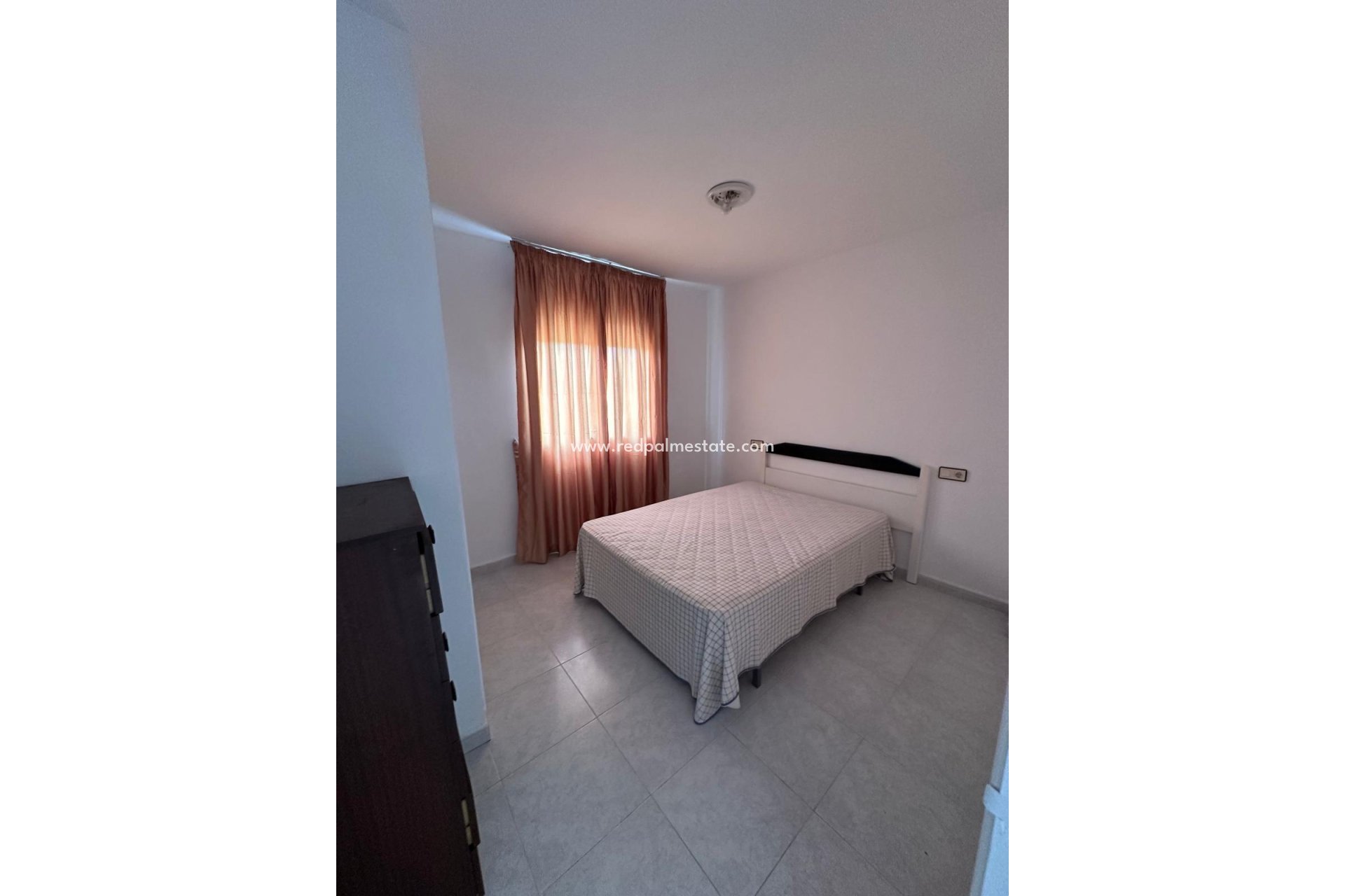 Resale - Bungalow -
Torrevieja