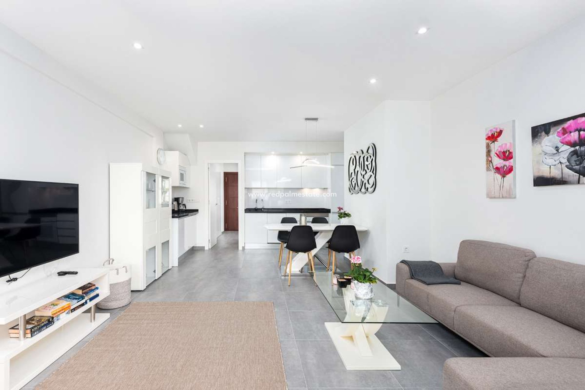 Resale - Bungalow -
Torrevieja