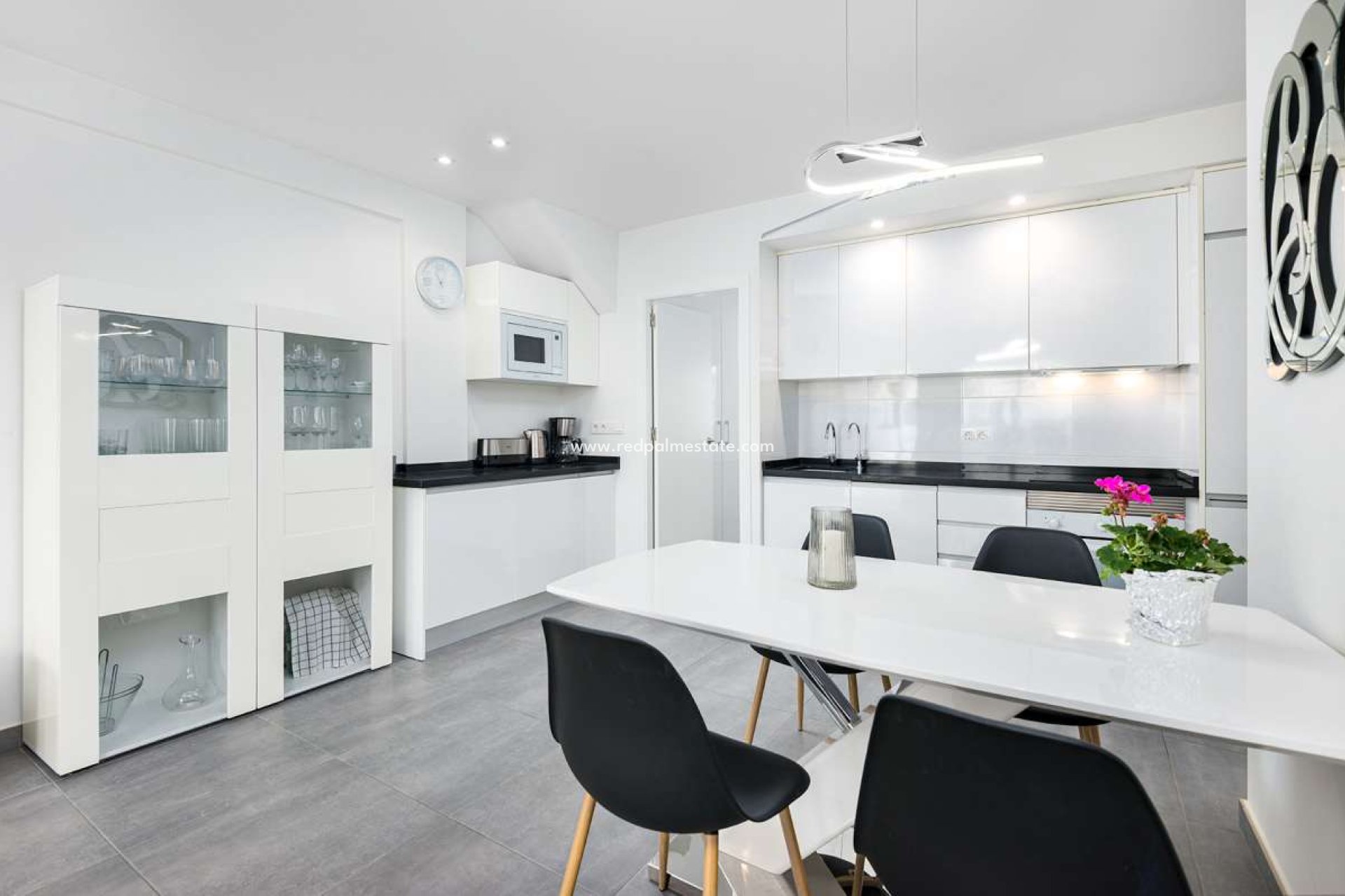 Resale - Bungalow -
Torrevieja