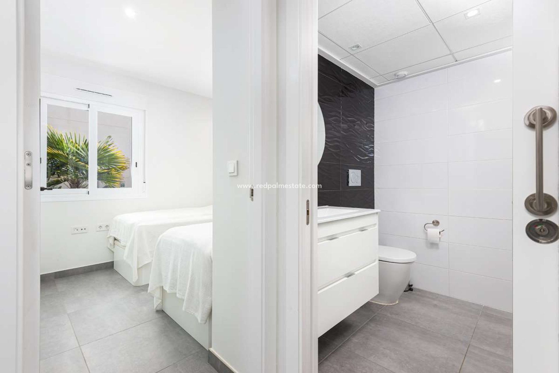 Resale - Bungalow -
Torrevieja