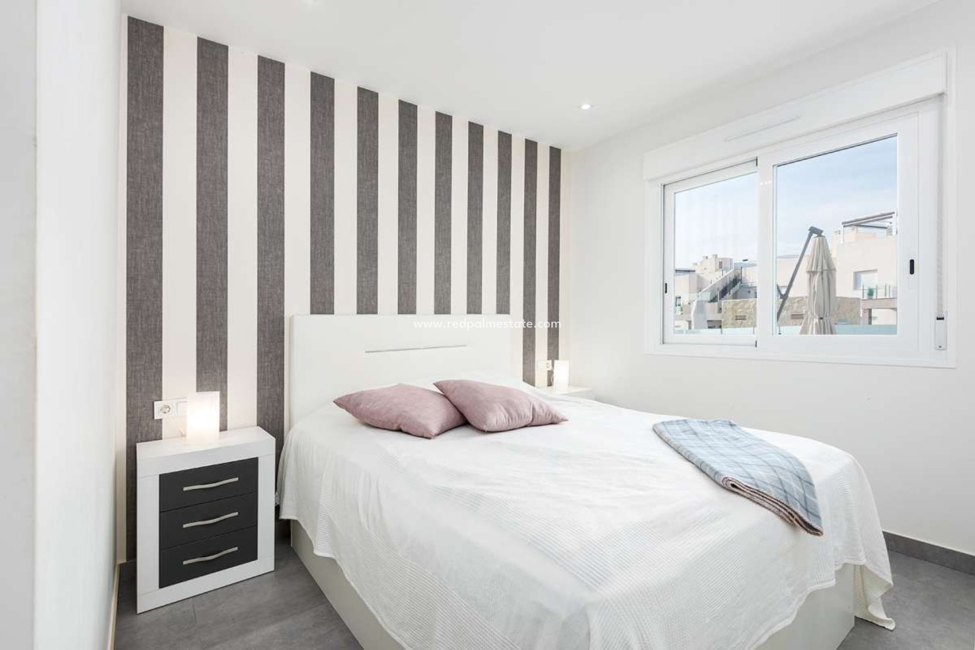 Resale - Bungalow -
Torrevieja