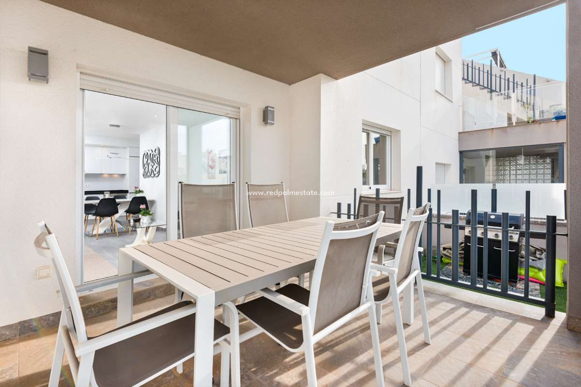 Resale - Bungalow -
Torrevieja