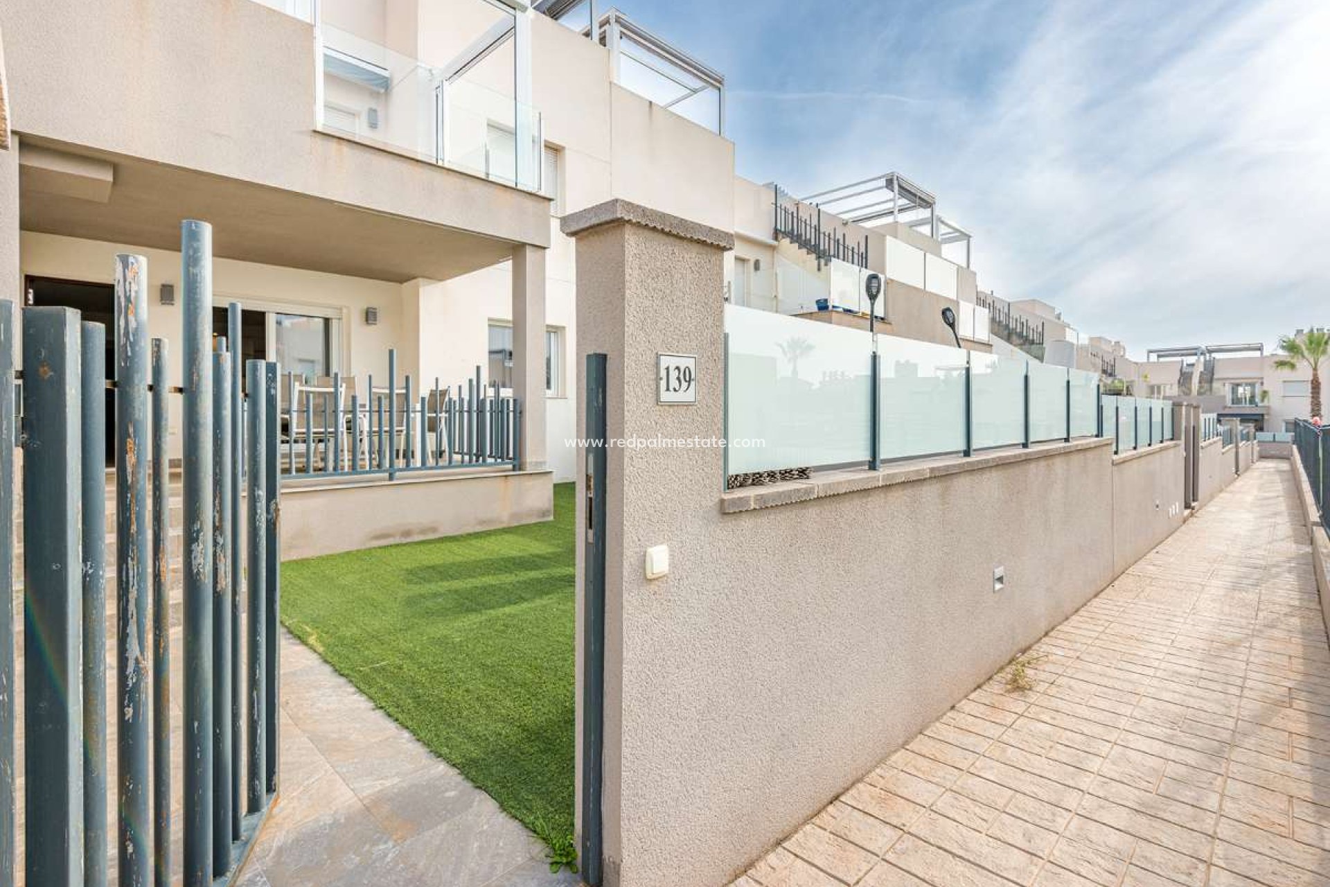 Resale - Bungalow -
Torrevieja