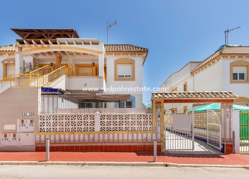 Resale - Bungalow -
Torrevieja