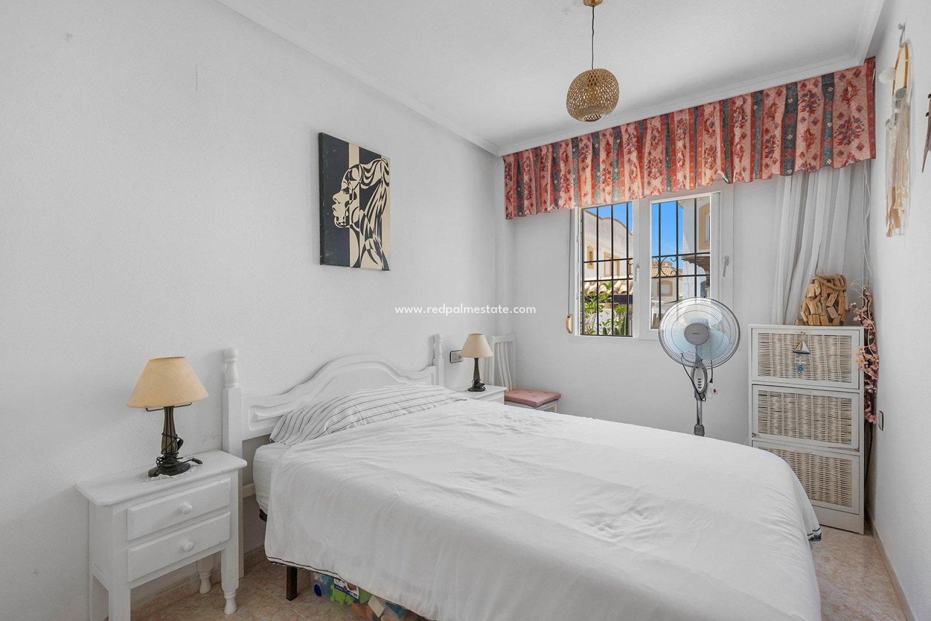 Resale - Bungalow -
Torrevieja