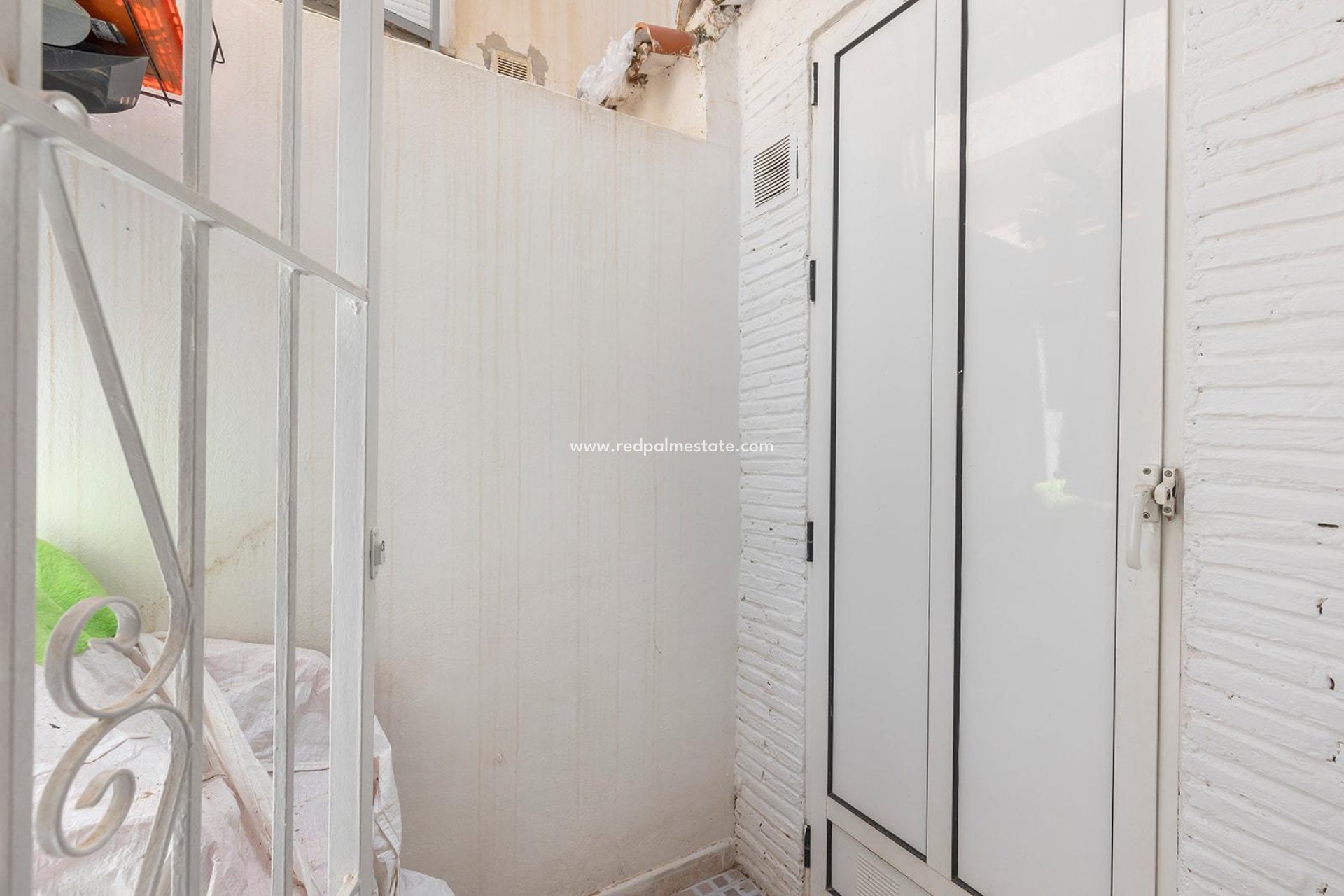 Resale - Bungalow -
Torrevieja